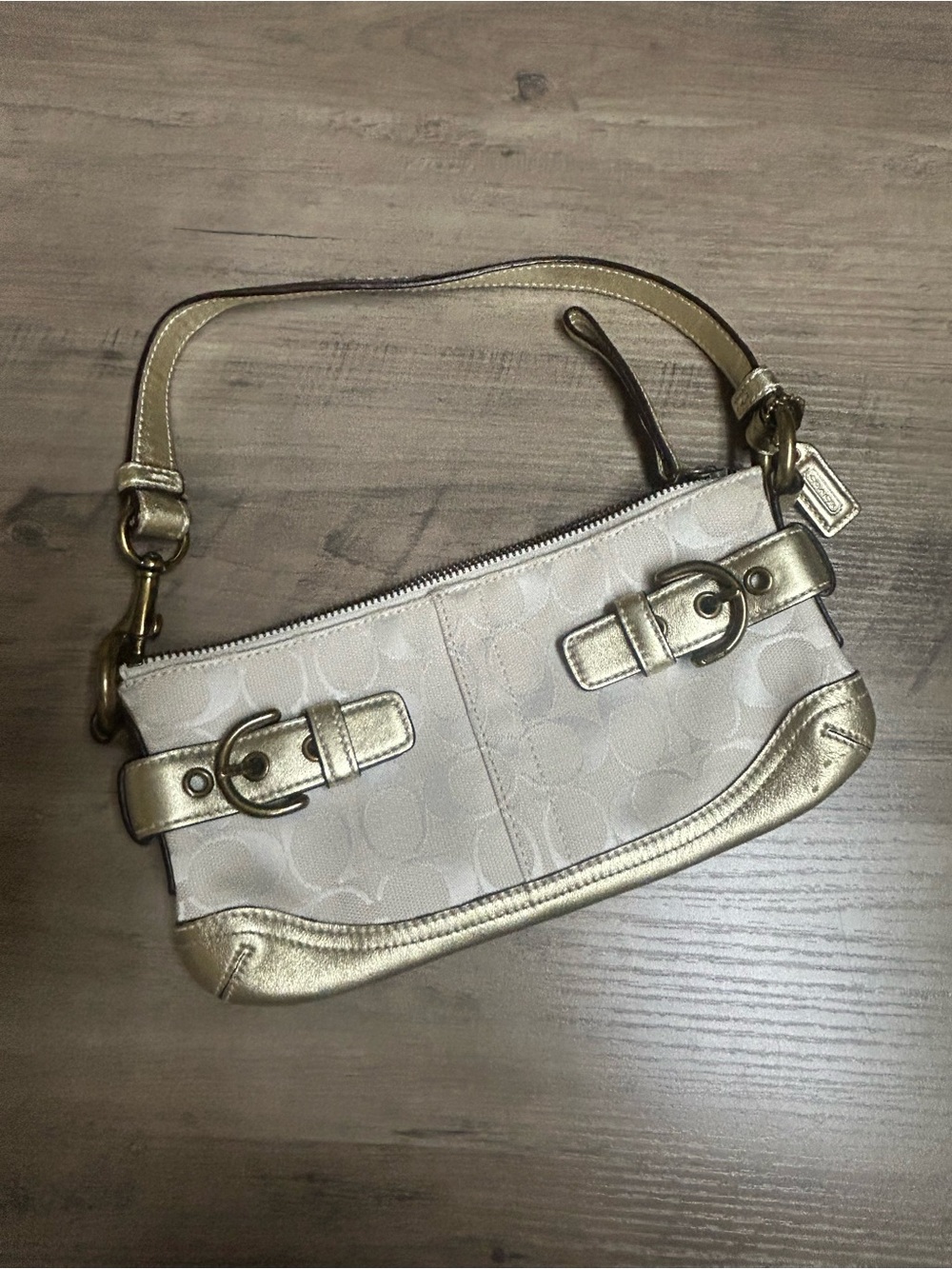 Coach Signature Ivory/Gold Metallic Leather Wristlet - Picture 3 of 8